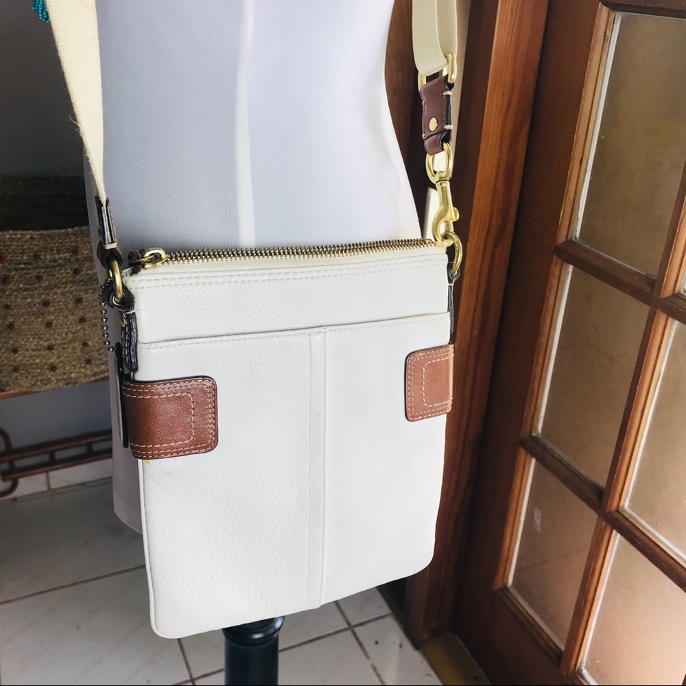 Coach Shoulder Bag - Picture 6 of 7